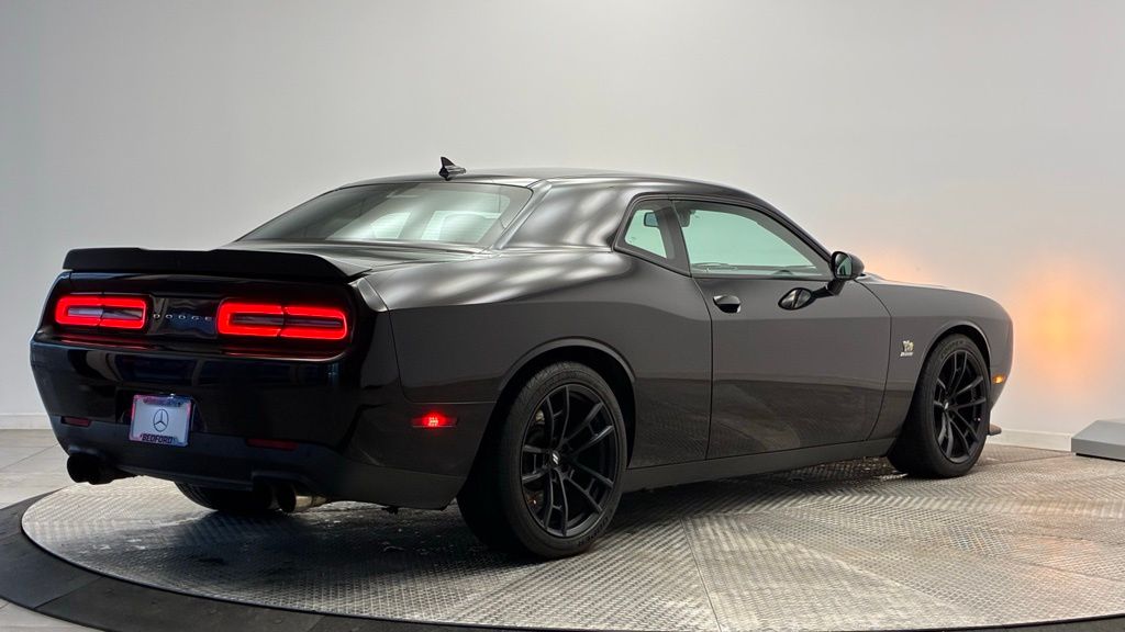 Thumbnail: 2019 Dodge Challenger - 6
