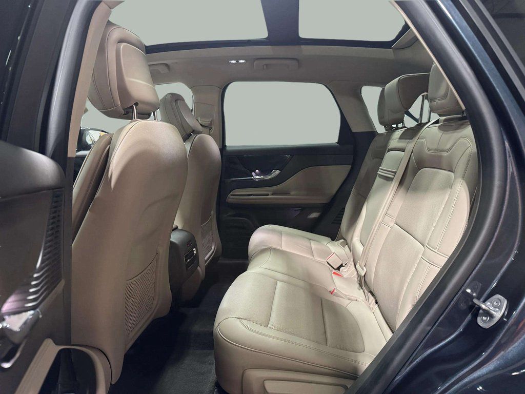 Certified Used 2022 Flight Blue Metallic Clearcoat Lincoln Grand Touring image 24