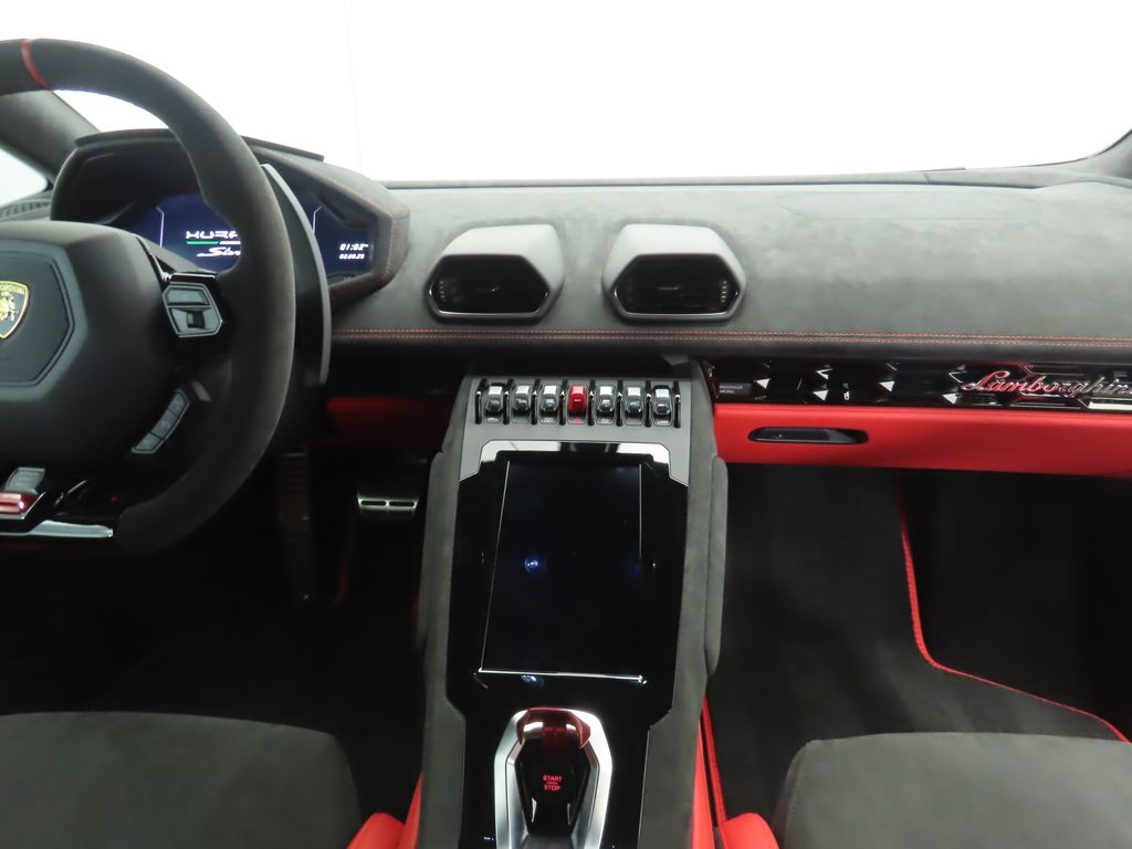 Thumbnail: 2024 Lamborghini Huracan - 13