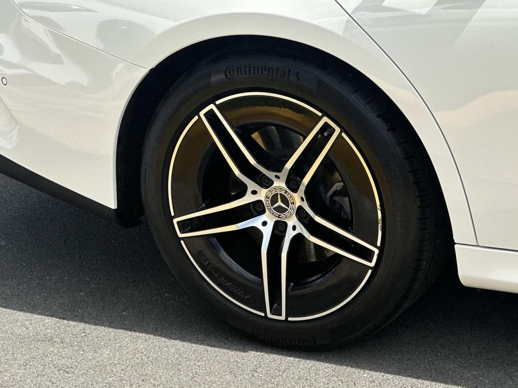 Thumbnail: 2025 Mercedes-Benz E-Class - 10