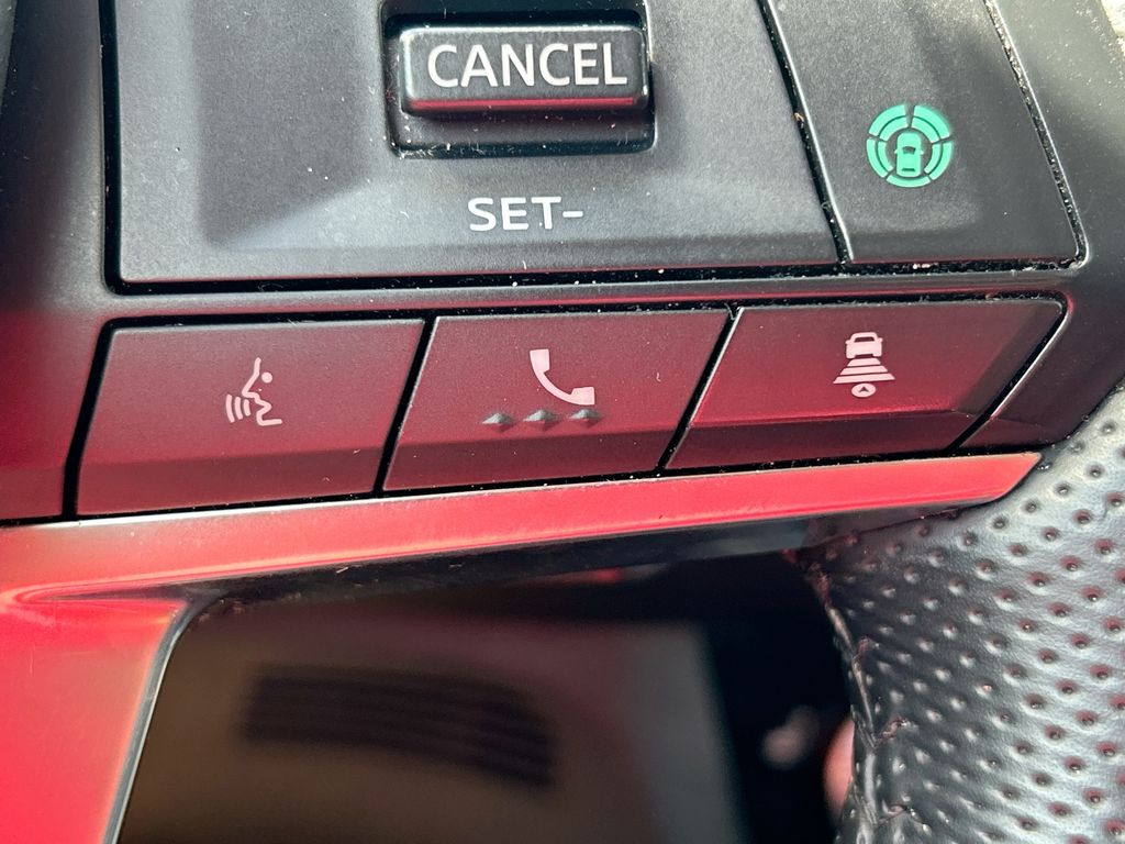 Thumbnail: 2024 Mitsubishi Outlander - 17