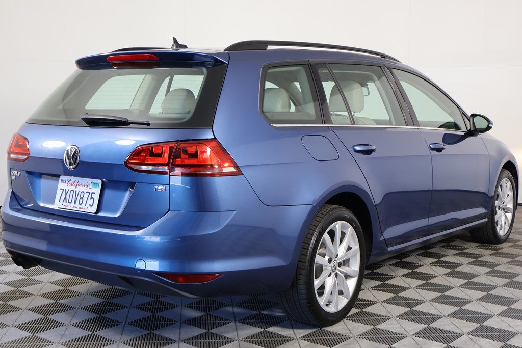 Thumbnail: 2017 Volkswagen e-Golf - 4
