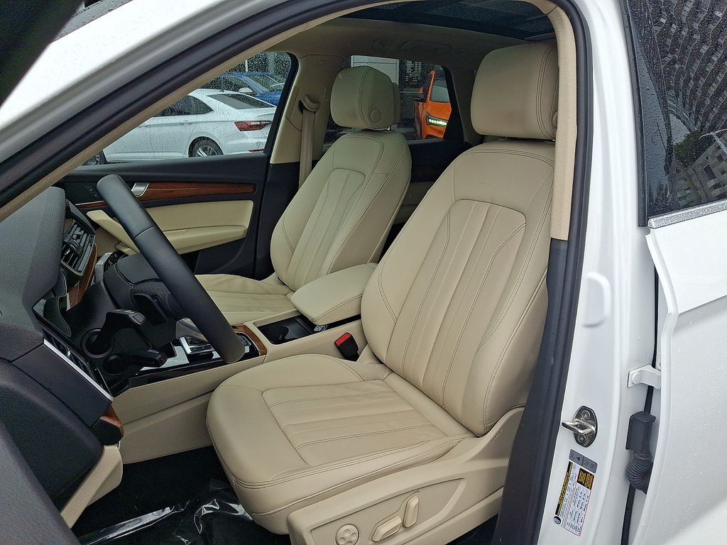 Thumbnail: 2023 Audi Q5 - 13