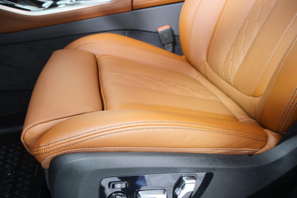 Thumbnail: 2026 BMW X5 - 10