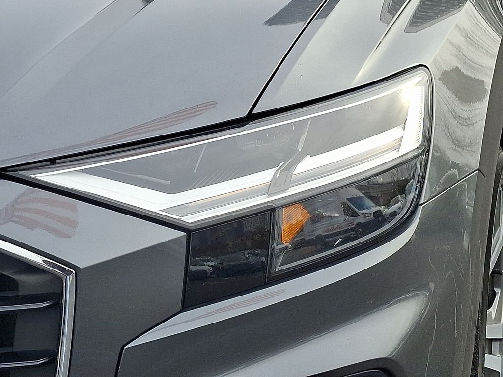 Thumbnail: 2020 Audi Q8 - 9