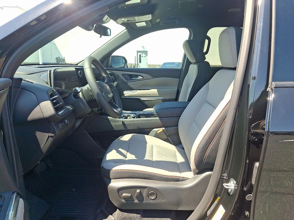 Thumbnail: 2027 Chevrolet Traverse - 6