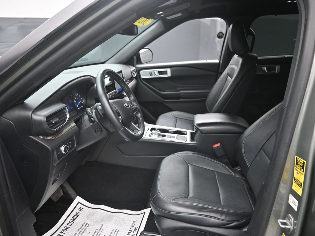 Certified Used 2020  Ford Limited image 14