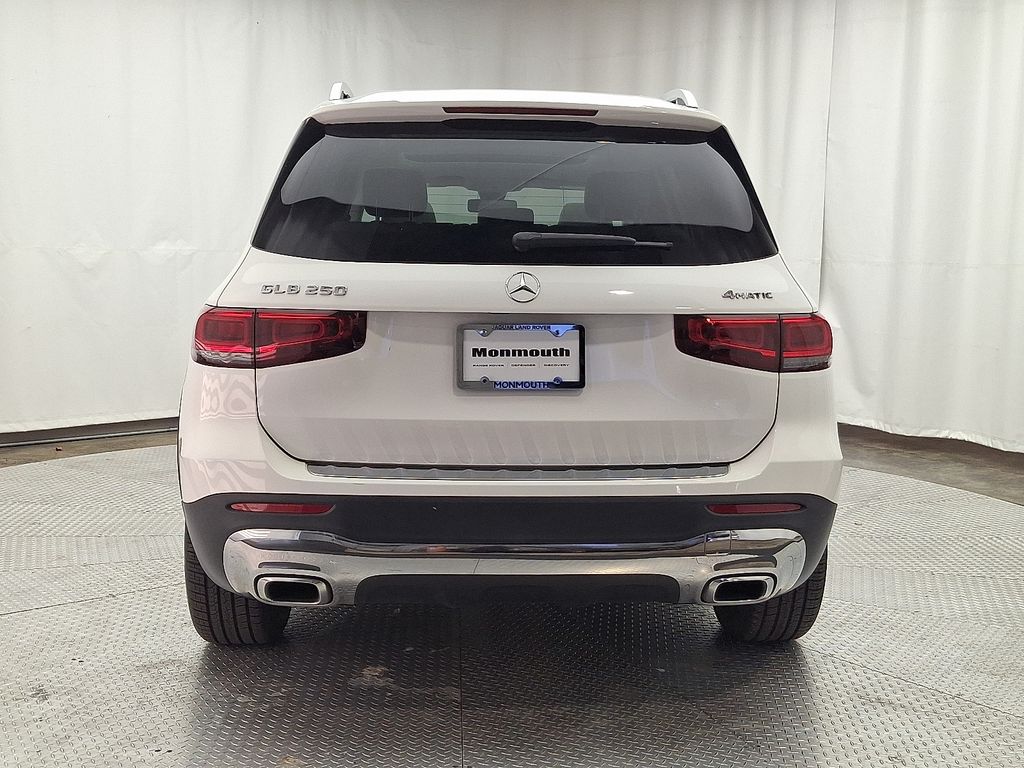 Thumbnail: 2020 Mercedes-Benz GLB - 5