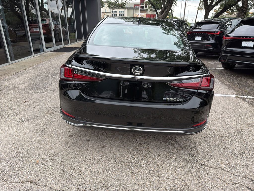Thumbnail: 2024 Lexus ES - 7