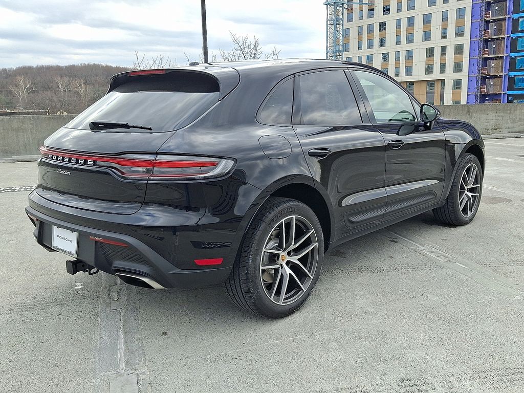 Thumbnail: 2026 Porsche Macan - 8