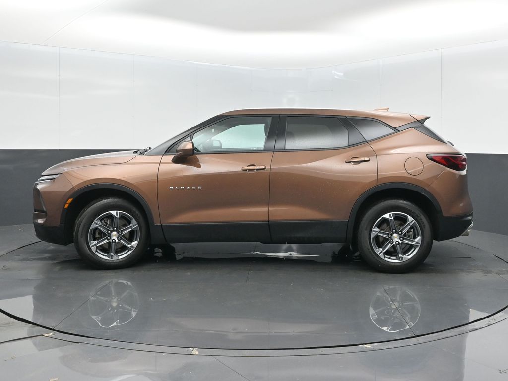View vehicle photo 4