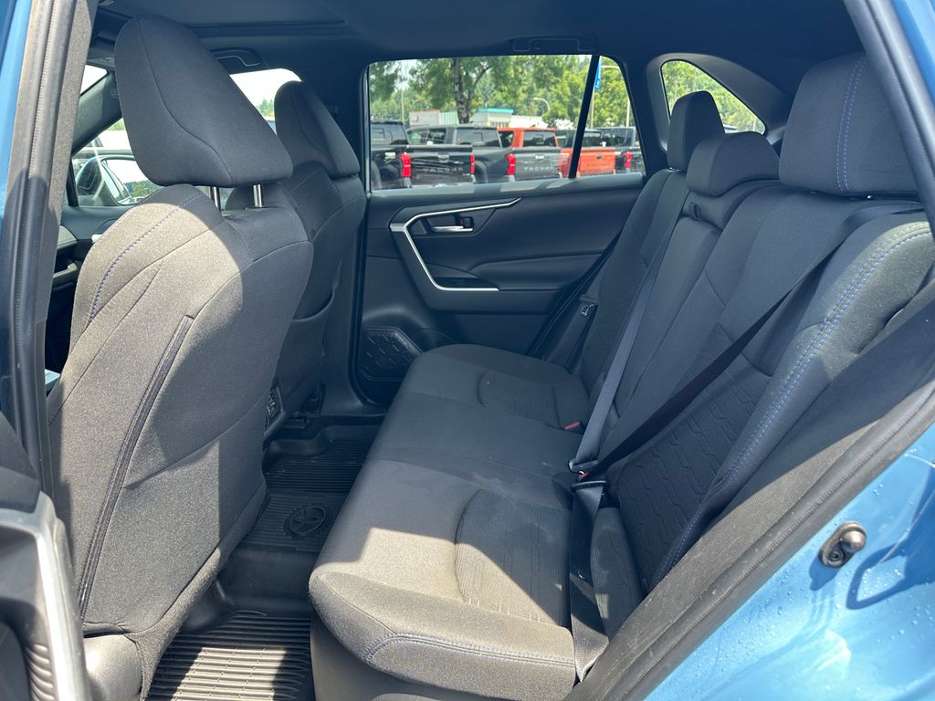 2022 Toyota RAV4 Hybrid SE