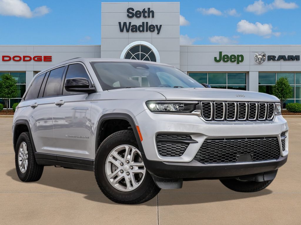 2025 Jeep Grand Cherokee Laredo 4WD