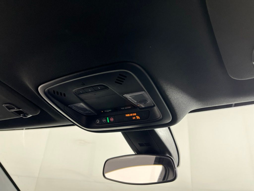 Thumbnail: 2023 Chevrolet Traverse - 13