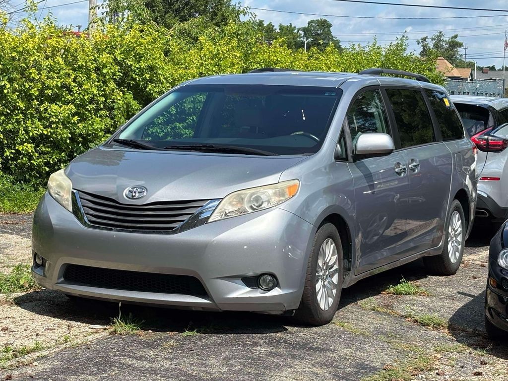 2013 Toyota Sienna XLE 7-Passenger