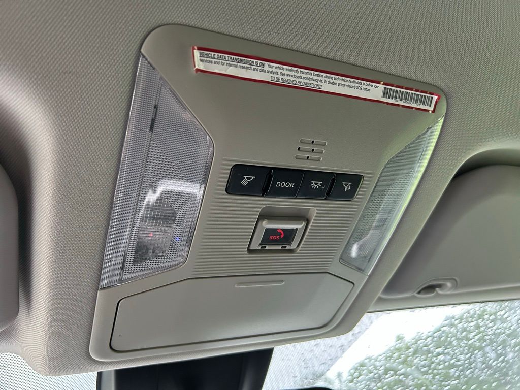 2021 Toyota RAV4 LE 27