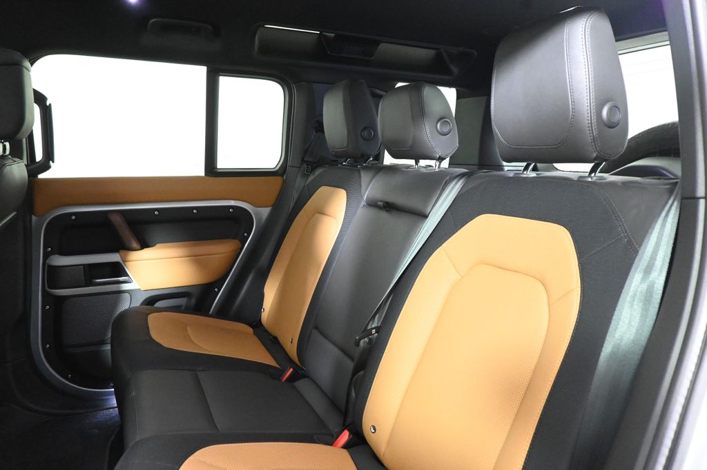 Thumbnail: 2024 Land Rover Defender - 4