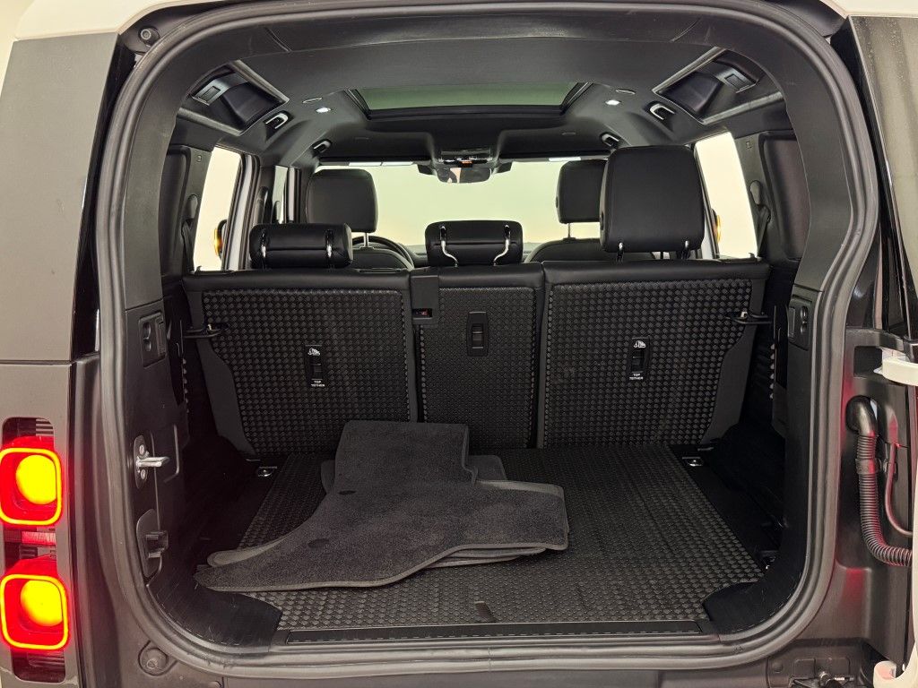 Thumbnail: 2023 Land Rover Defender - 24