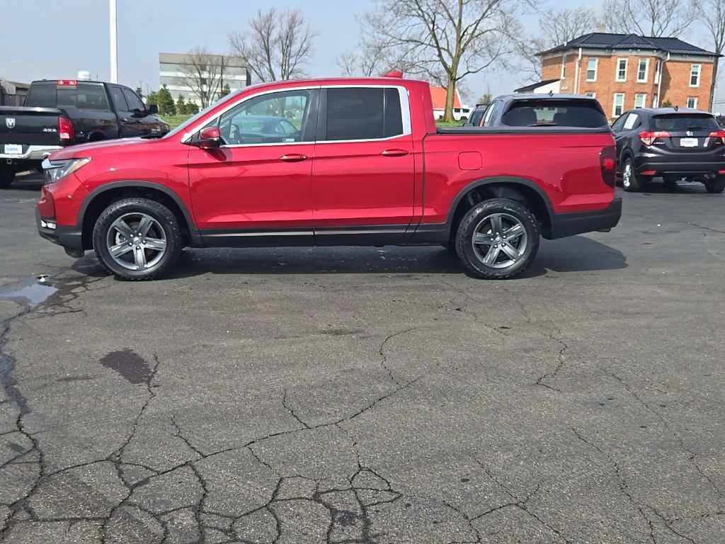 View vehicle photo 4