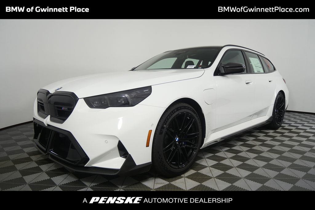 Alpine White 2027 BMW M5 Wagon All-Wheel Drive 8-Speed Automatic