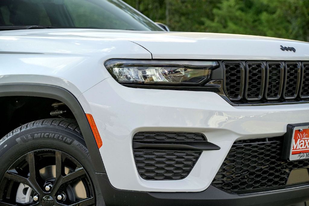 New Car 2025 Jeep Grand Cherokee  Altitude For Sale Under $40,000 In Taylor, Texas