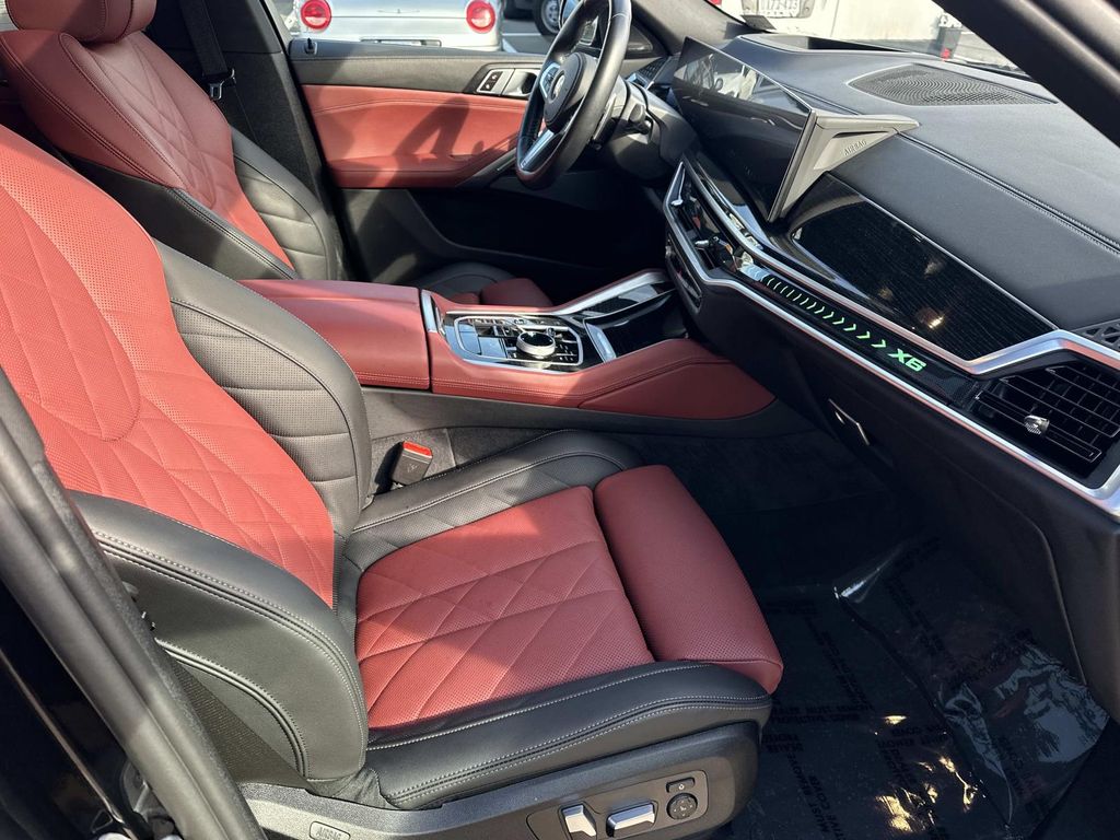 Thumbnail: 2024 BMW X6 - 21