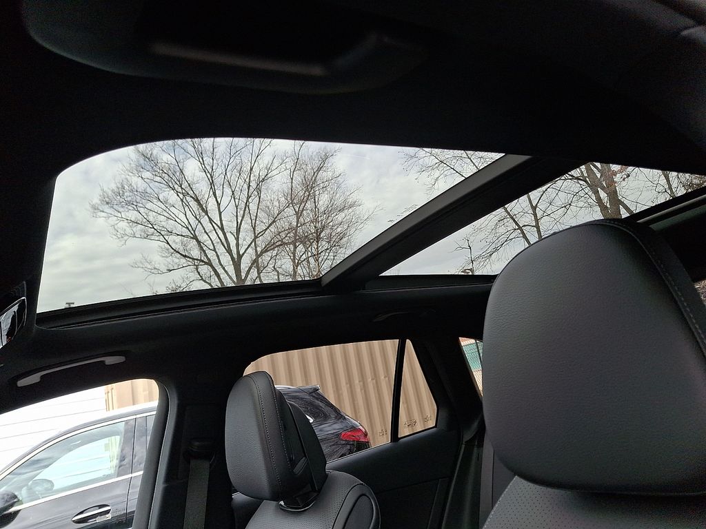 Thumbnail: 2026 Mercedes-Benz GLC - 10