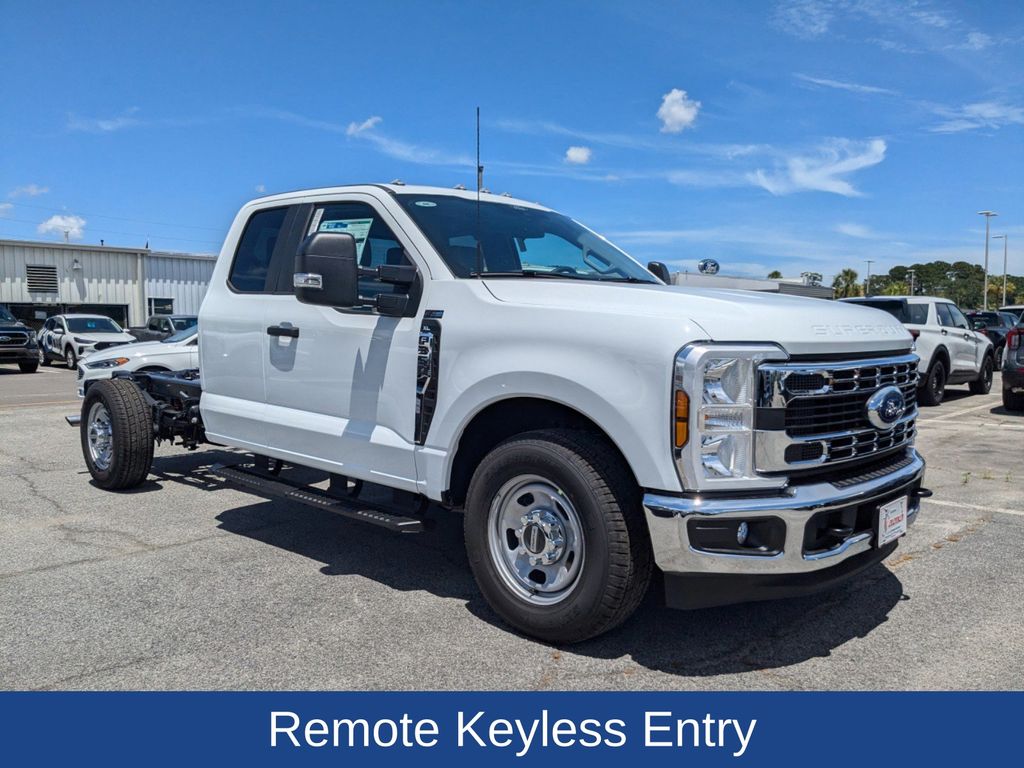 2025 Ford F-350 Super Duty XL