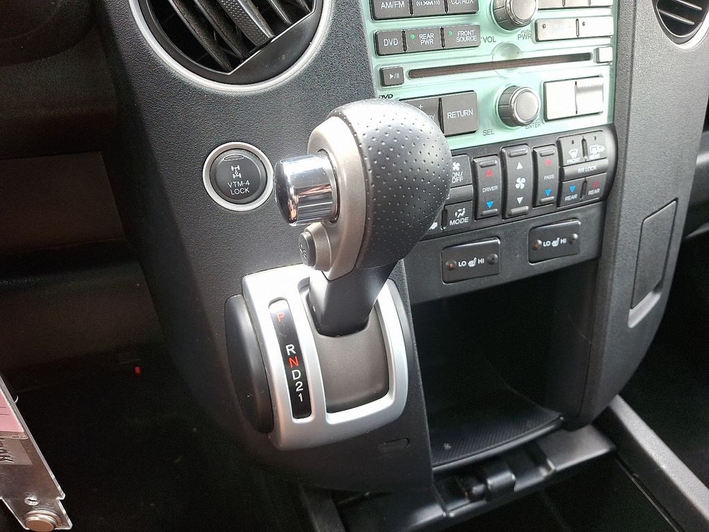 Thumbnail: 2011 Honda Pilot - 17