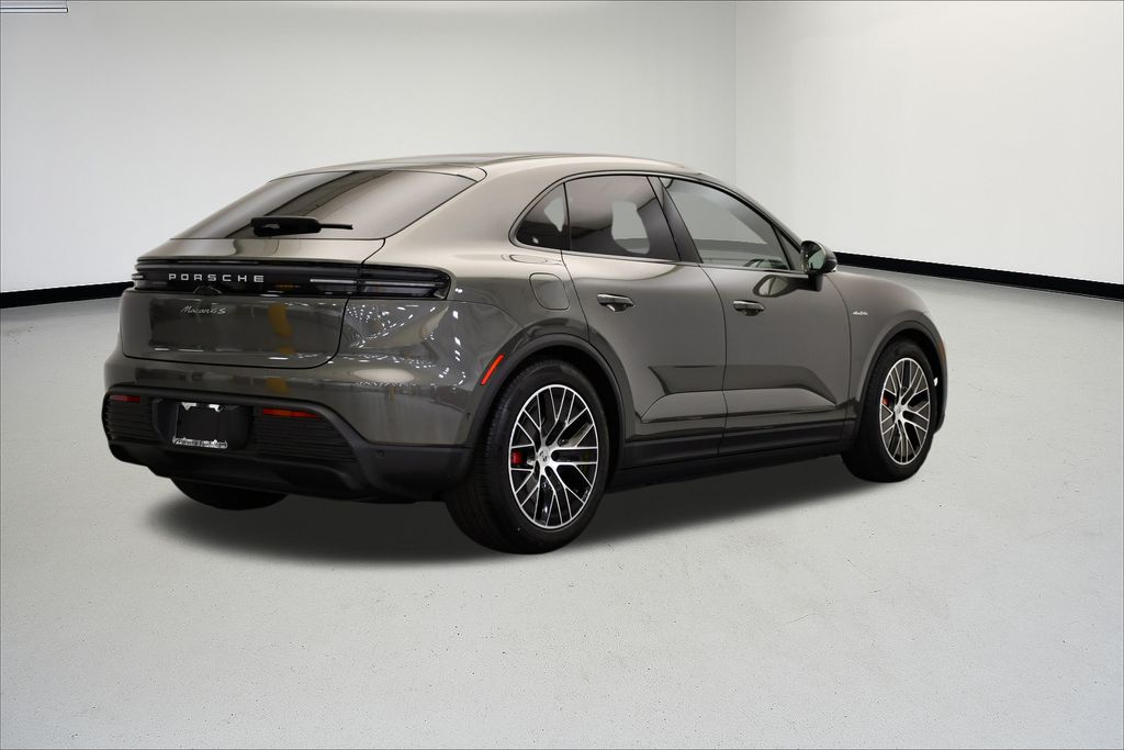 Thumbnail: 2025 Porsche Macan - 7