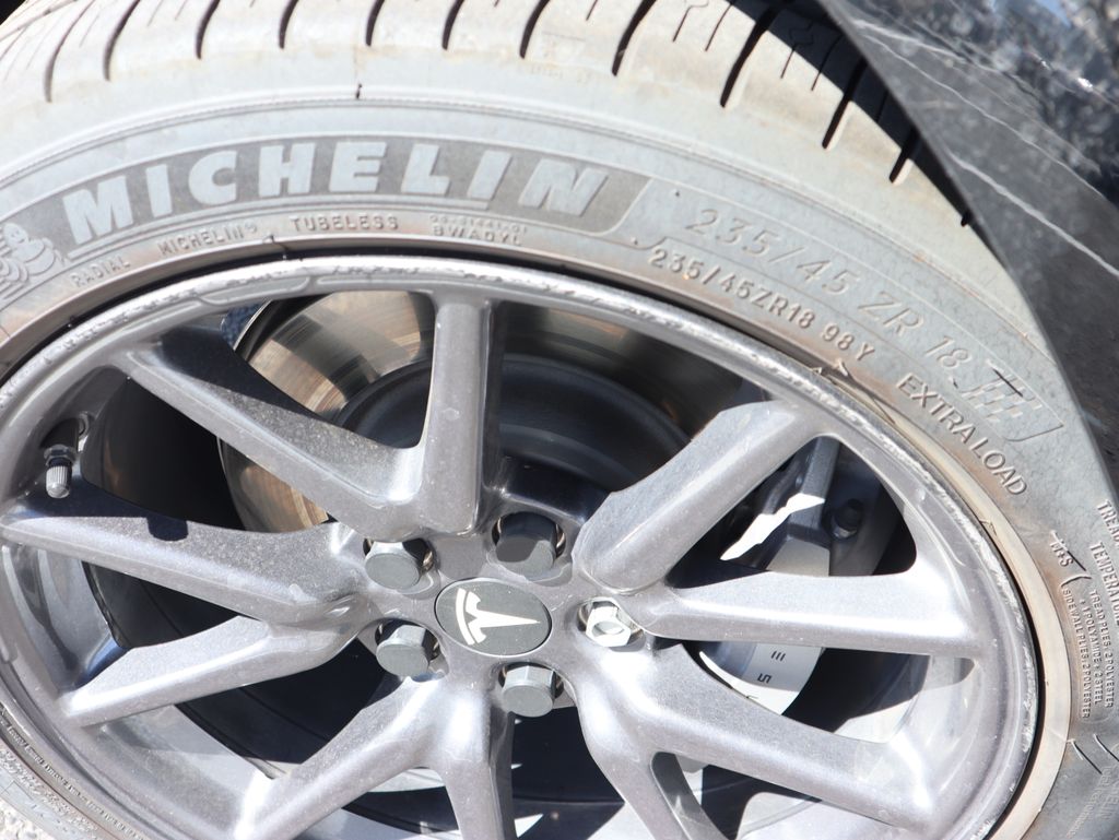 Thumbnail: 2019 Tesla Model 3 - 32