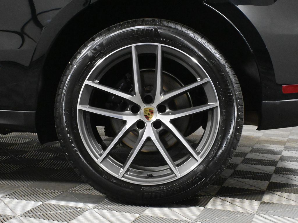 Thumbnail: 2024 Porsche Macan - 12