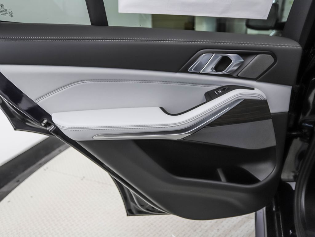 Thumbnail: 2026 BMW X5 - 20