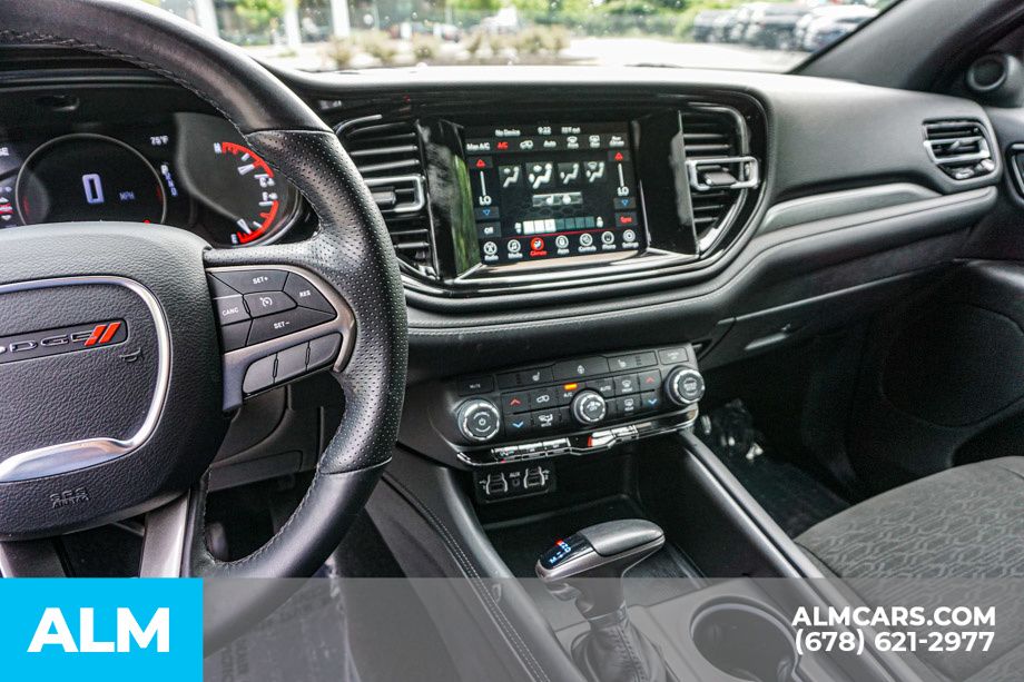 Used 2023 Black Dodge SXT image 32