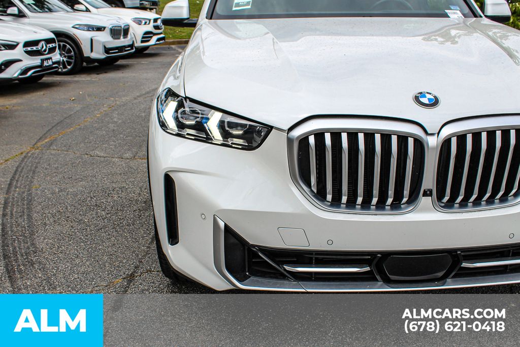 Used 2024 White BMW sDrive40i image 11