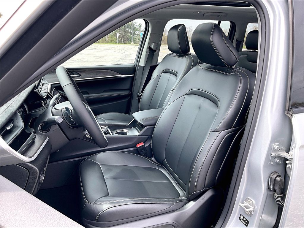 2024 Jeep Grand Cherokee — photo 11