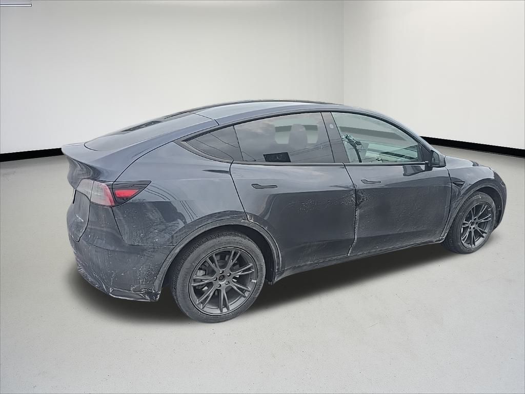 Thumbnail: 2024 Tesla Model Y - 4