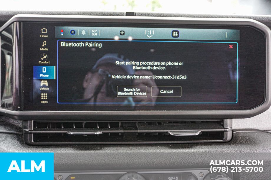 Used 2025 White Jeep Sport S image 39
