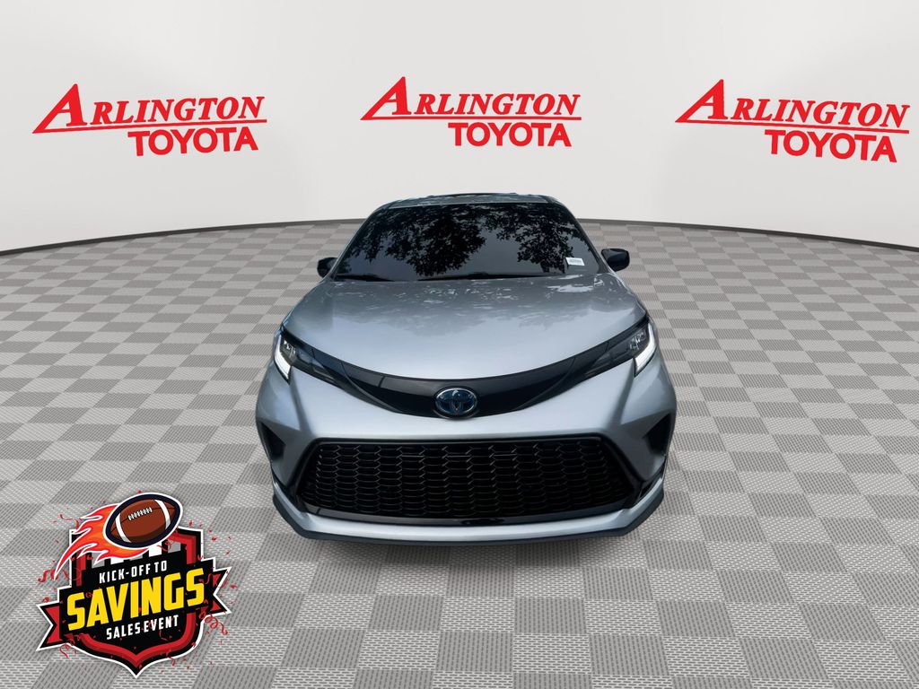 Used 2025 Toyota Sienna Van