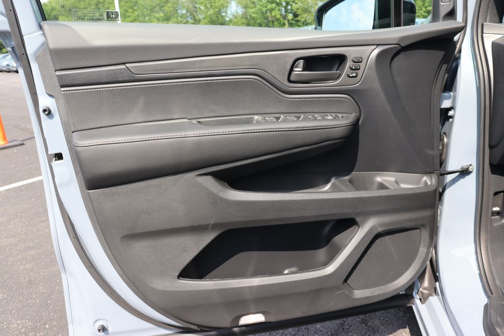 Thumbnail: 2027 Honda Odyssey - 28