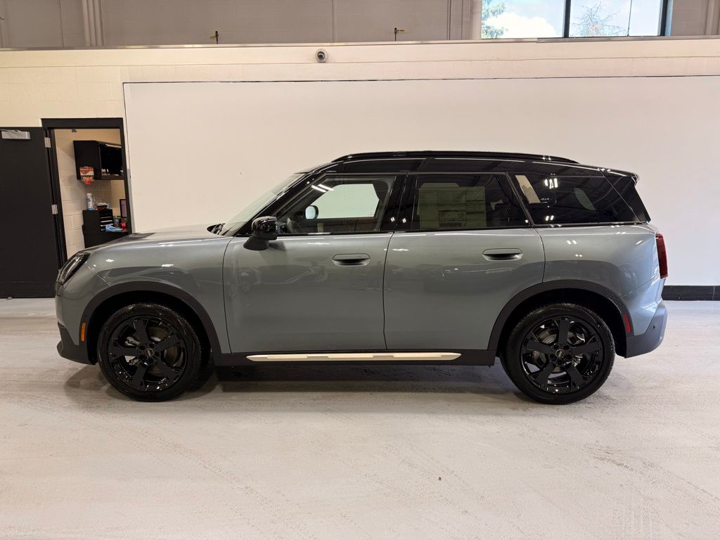 Thumbnail: 2025 MINI Cooper Countryman - 2