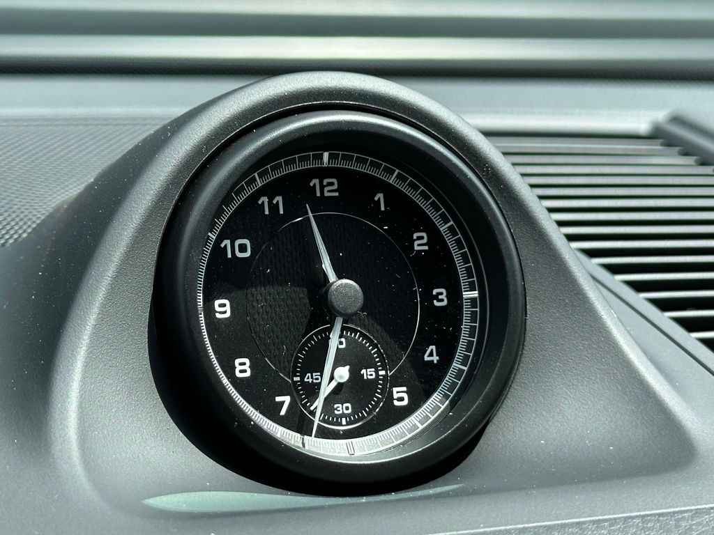 2025 Porsche Macan  28