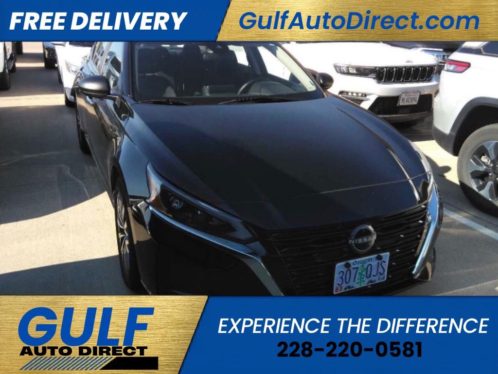 Super Black Clearcoat 2025 Nissan Altima 2.5 SV FWD Sedan Front-Wheel Drive Continuously Variable Transmission