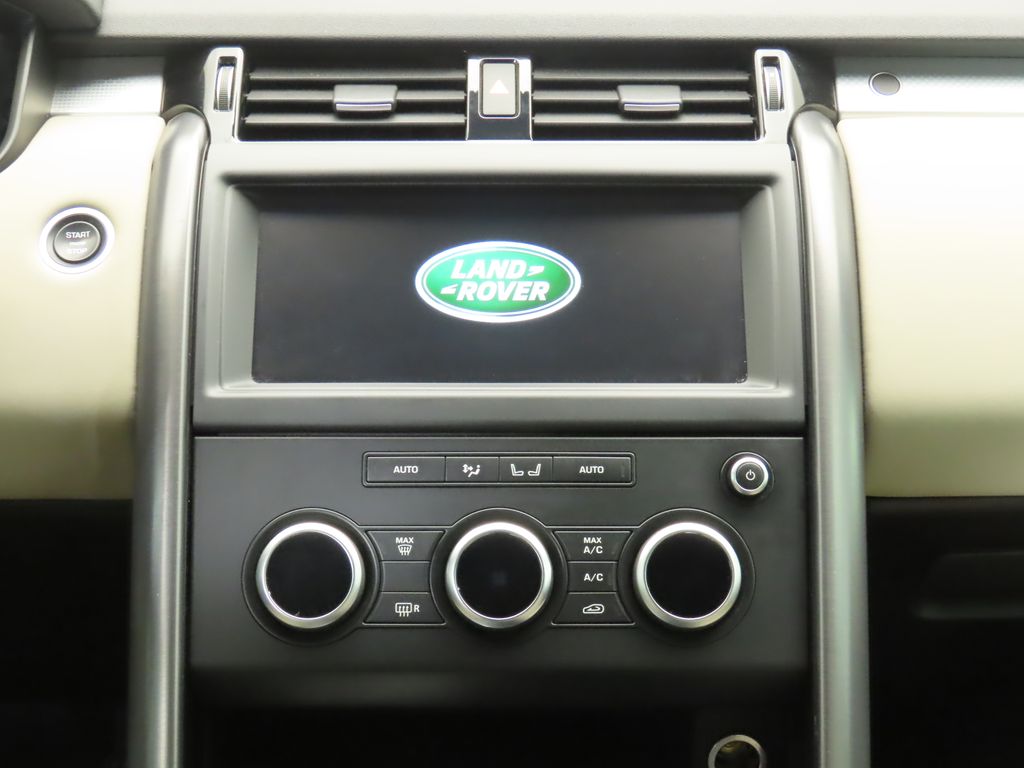 2020 Land Rover Discovery Landmark Edition 14