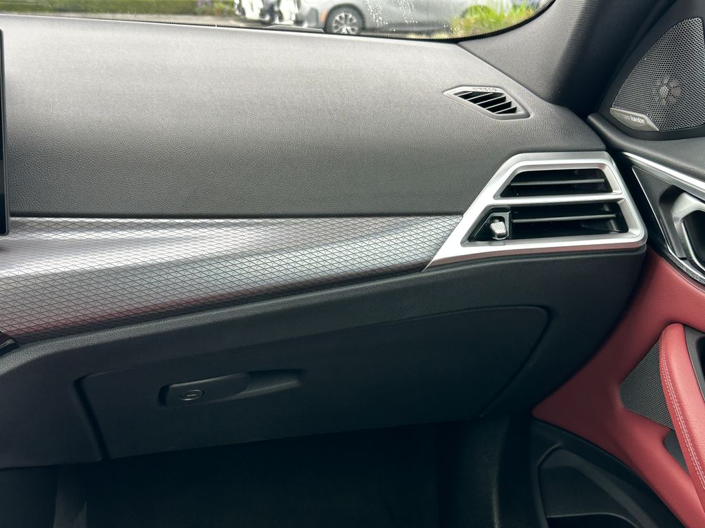 Thumbnail: 2025 BMW 4 Series - 26