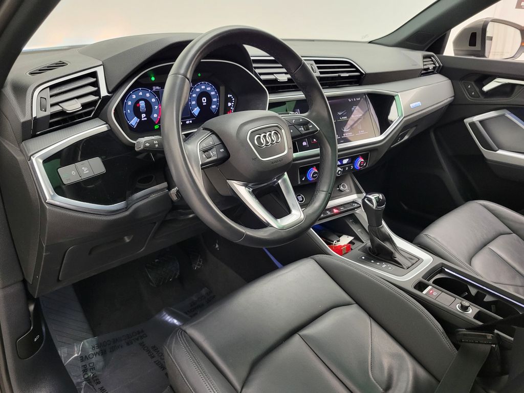 Thumbnail: 2023 Audi Q3 - 26