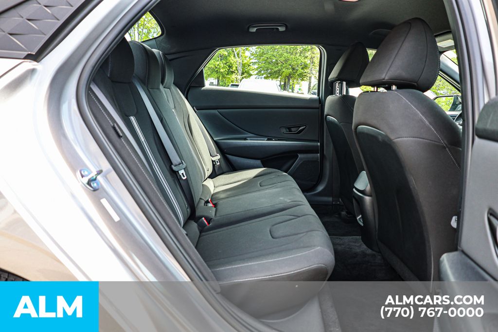 Used 2025 Silver Hyundai SEL Sport image 22