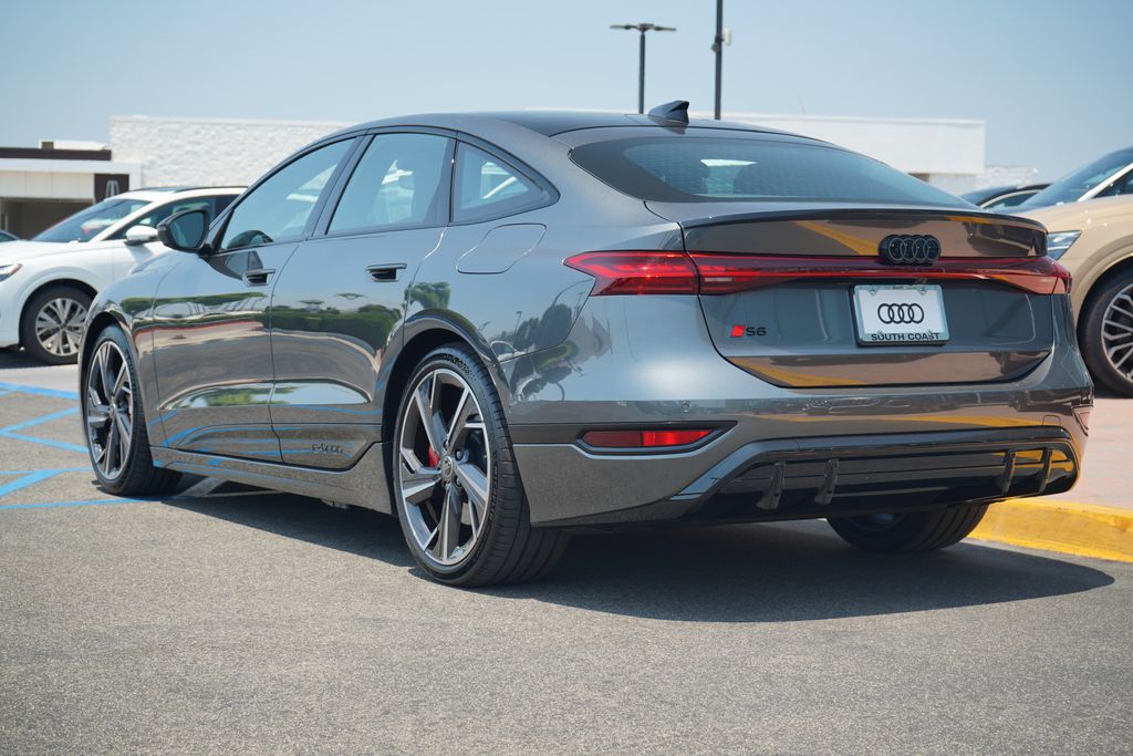 Thumbnail: 2025 Audi S6 - 3