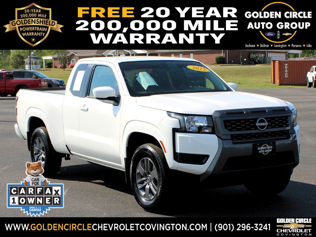 Glacier White 2025 Nissan Frontier SV King Cab 4WD Pickup Truck Four-Wheel Drive 9-Speed Automatic Overdrive