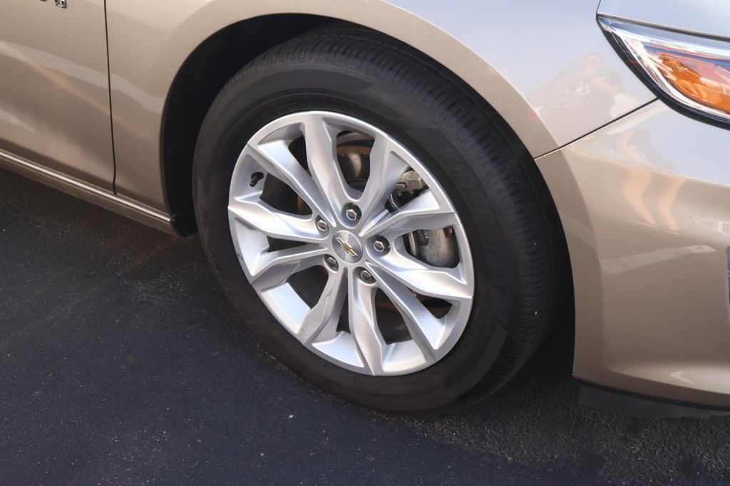 Thumbnail: 2023 Chevrolet Malibu - 5
